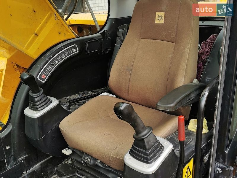 Гусеничный экскаватор JCB JS 290 2011 в Киеве