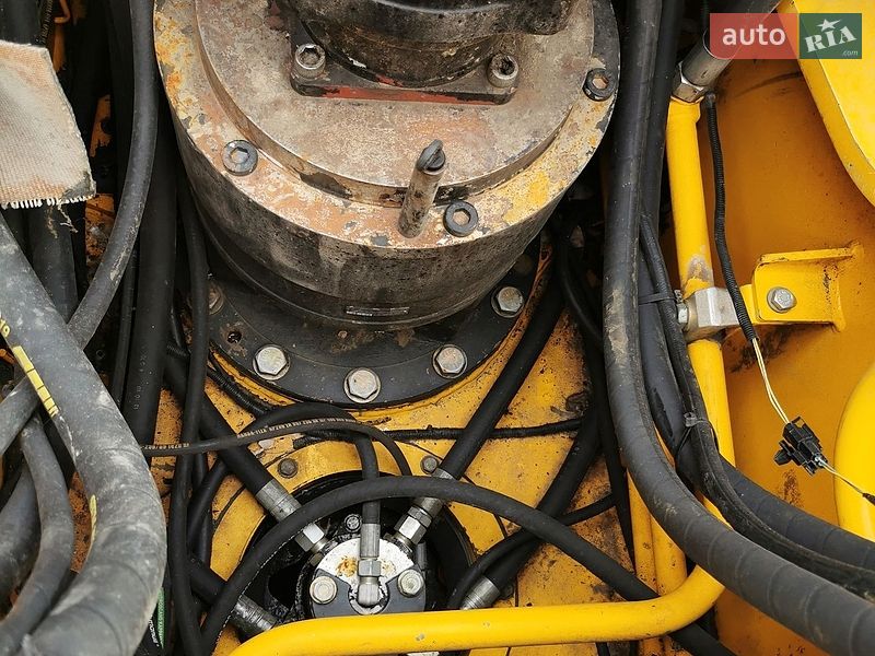 Гусеничный экскаватор JCB JS 290 2011 в Киеве