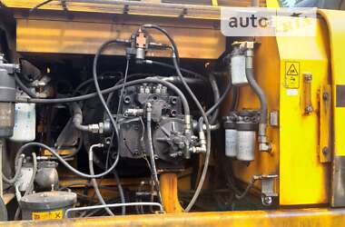 Гусеничный экскаватор JCB JS 360 2011 в 