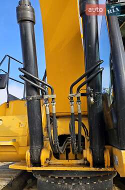 Гусеничный экскаватор JCB JS 370 2016 в 