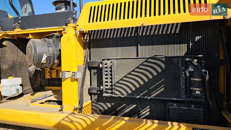 Гусеничный экскаватор JCB JS 370 2016 в Снятине