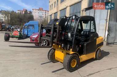 Телескопический погрузчик JCB TLT 2018 в 