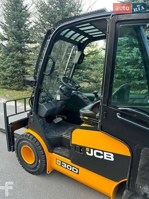 Телескопический погрузчик JCB TLT 2019 в Киеве