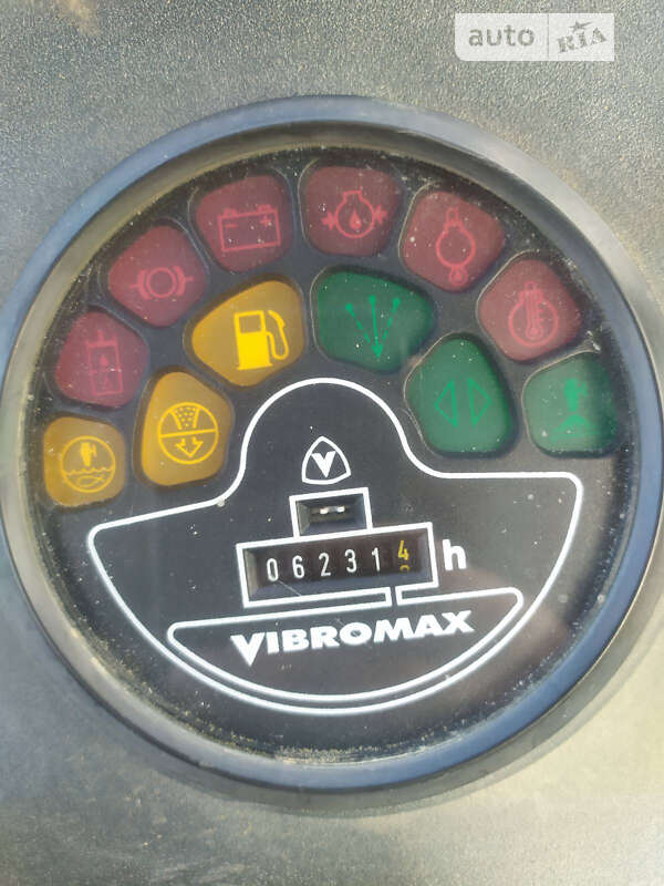 Каток грунтовый JCB Vibromax 115 2006 в Львове