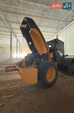 Каток грунтовый JCB VM 2006 в 