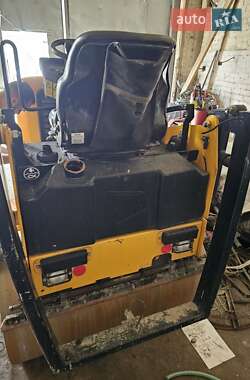 Каток ґрунтовий JCB VMT 2016 в 