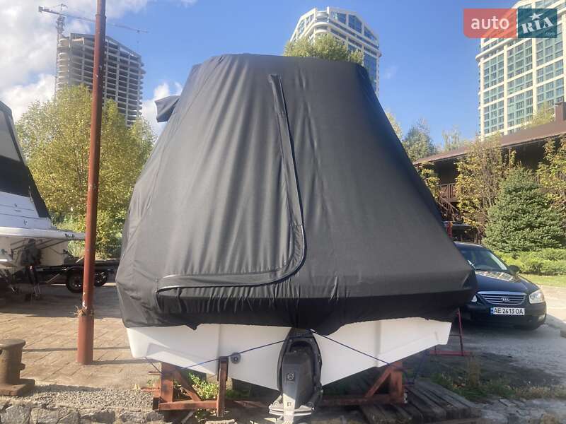 Моторная яхта Jeanneau Leader 2015 в Днепре фото 8 Моторная яхта Jeanneau Leader 2015 в Днепре