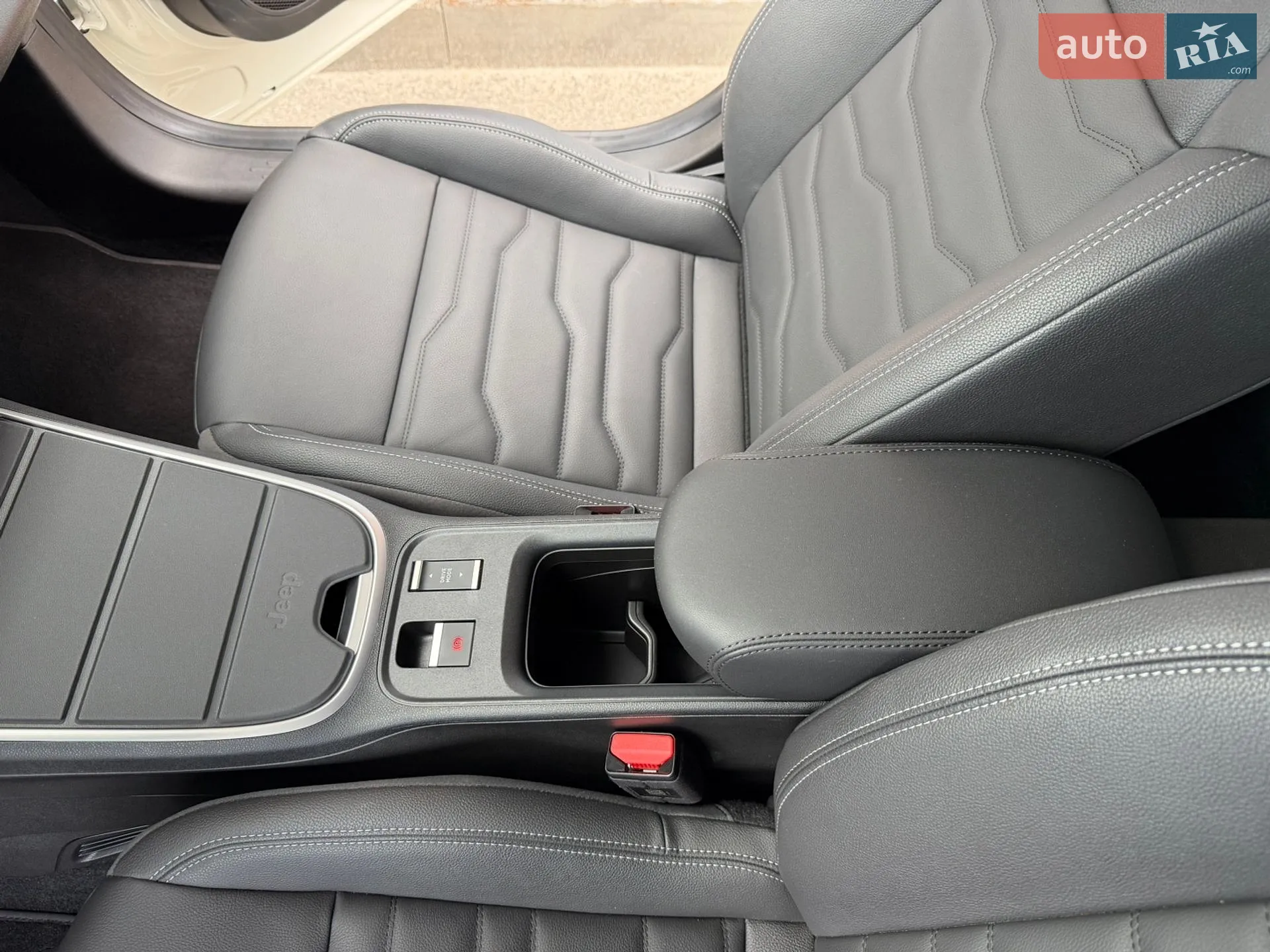 Jeep Avenger 2024 VIN ZAC5JACT4RJL00131 фото оголошення 33 з 62