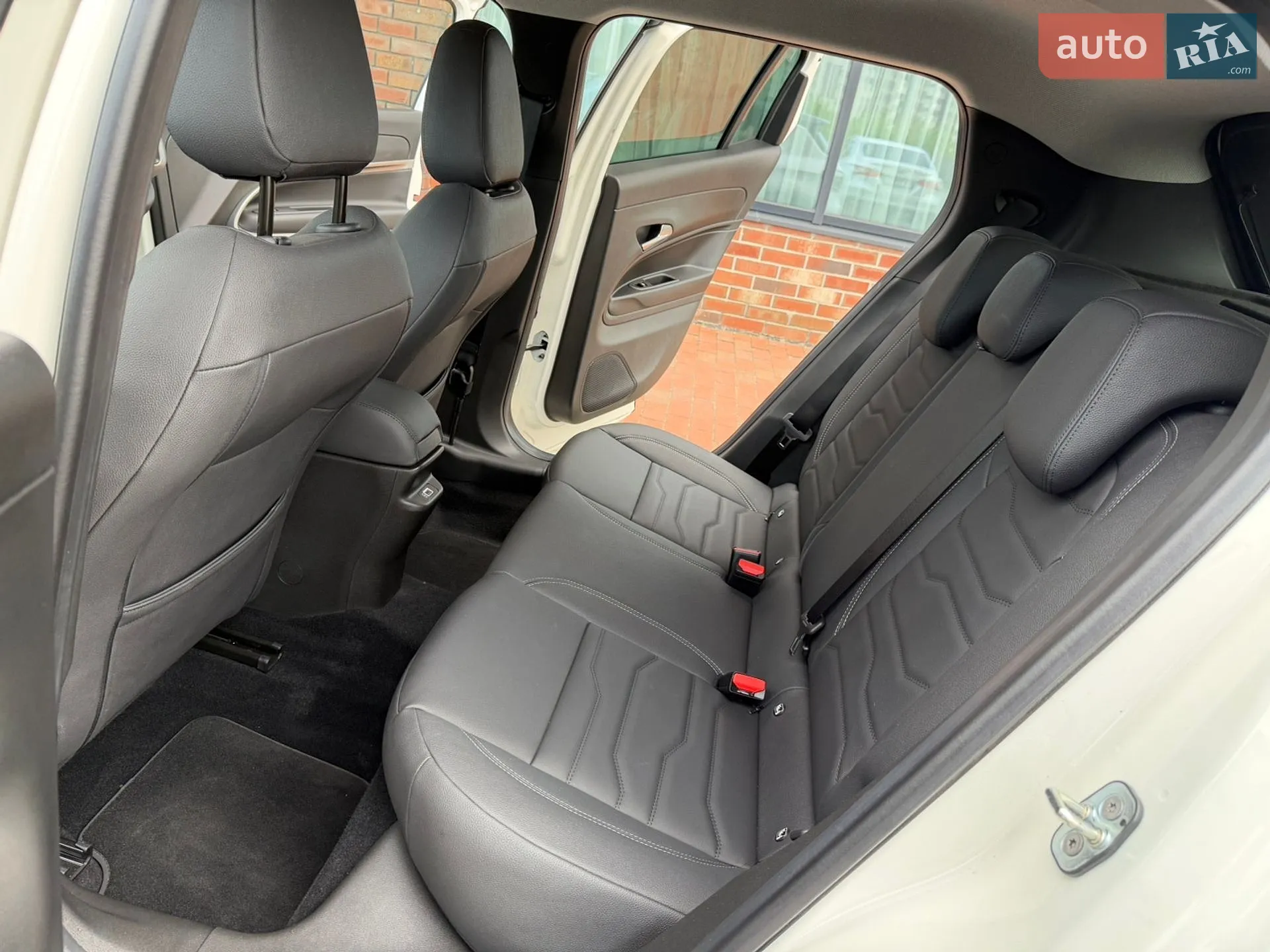 Jeep Avenger 2024 VIN ZAC5JACT4RJL00131 фото оголошення 48 з 62