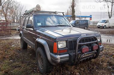 Внедорожник / Кроссовер Jeep Cherokee 1992 в 