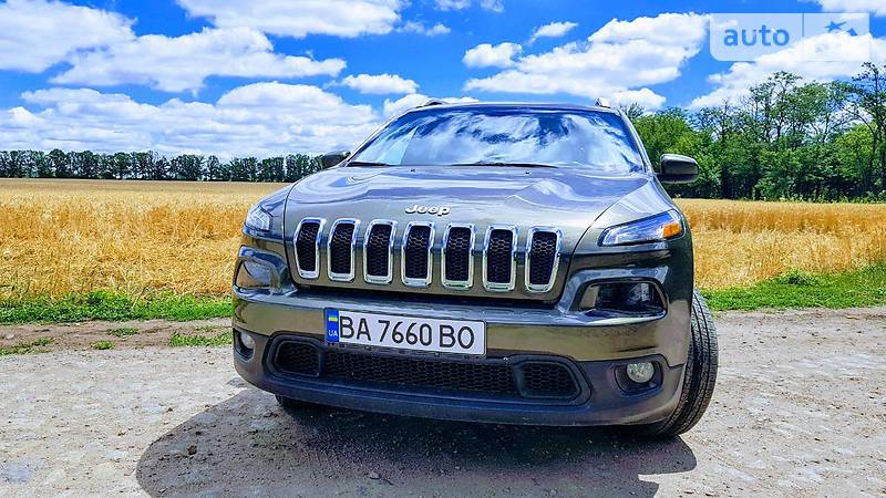 Внедорожник / Кроссовер Jeep Cherokee 2015 в Кропивницком