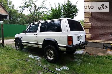 Позашляховик / Кросовер Jeep Cherokee 1996 в Києві