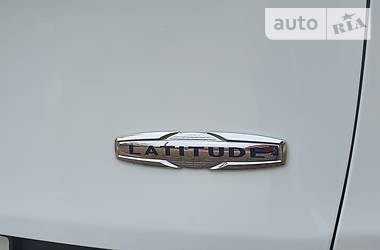 Позашляховик / Кросовер Jeep Cherokee 2015 в 