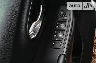 Позашляховик / Кросовер Jeep Cherokee 2015 в 