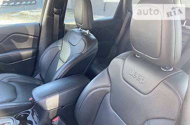 Позашляховик / Кросовер Jeep Cherokee 2019 в 