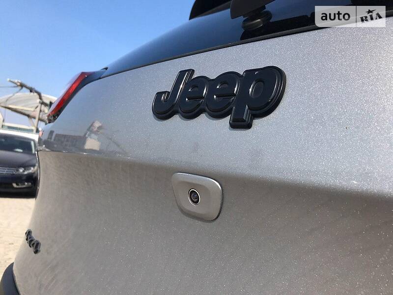 Позашляховик / Кросовер Jeep Cherokee 2015 в Львові