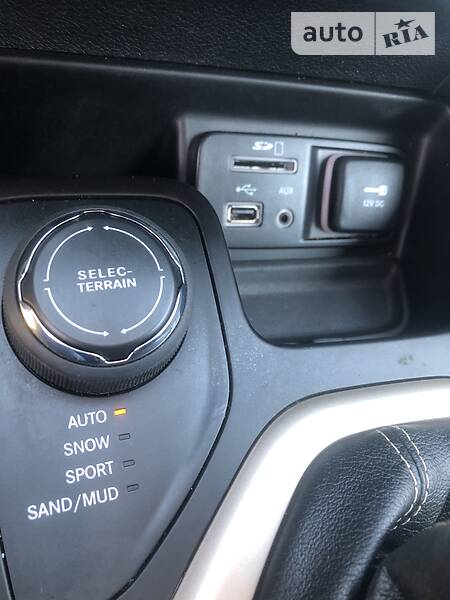 Позашляховик / Кросовер Jeep Cherokee 2016 в Рівному