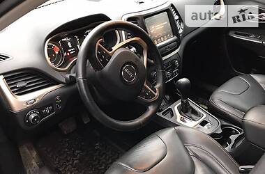 Позашляховик / Кросовер Jeep Cherokee 2015 в 