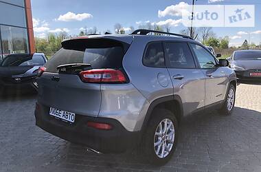 Позашляховик / Кросовер Jeep Cherokee 2015 в 