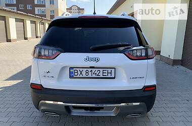Позашляховик / Кросовер Jeep Cherokee 2019 в 
