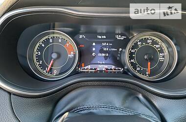 Позашляховик / Кросовер Jeep Cherokee 2019 в 