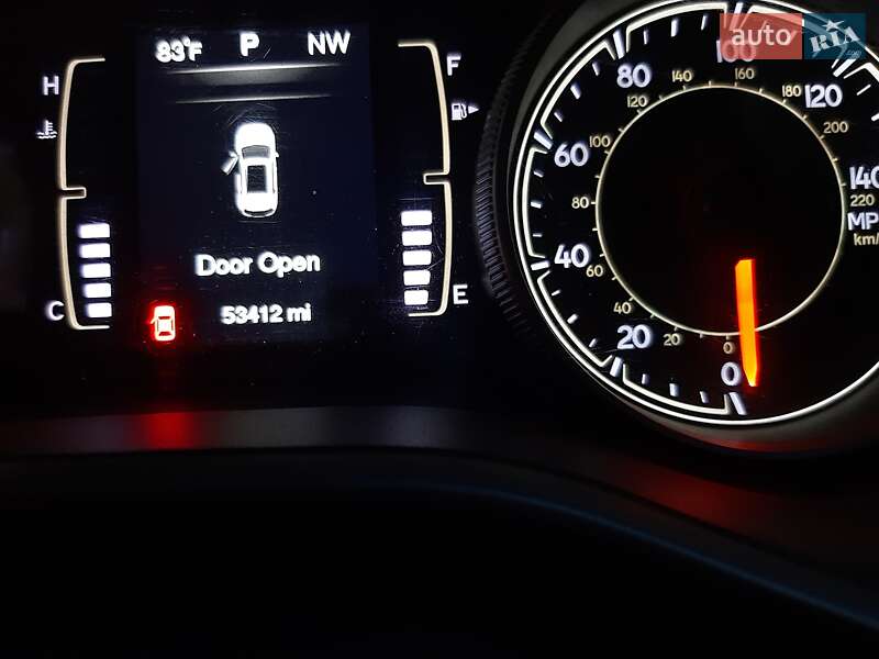 Позашляховик / Кросовер Jeep Cherokee 2015 в Києві