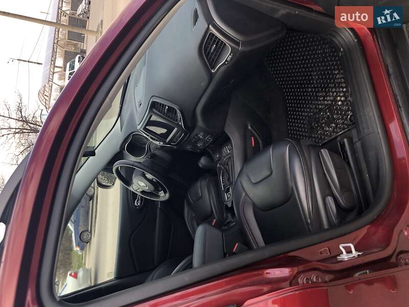 Внедорожник / Кроссовер Jeep Cherokee 2020 в Днепре