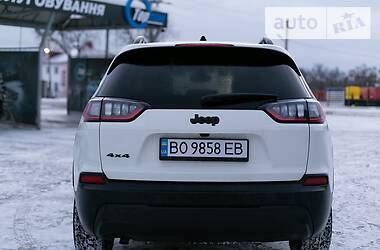 Внедорожник / Кроссовер Jeep Cherokee 2019 в 