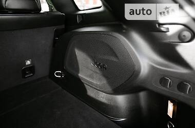 Внедорожник / Кроссовер Jeep Cherokee 2019 в 