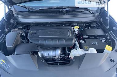 Позашляховик / Кросовер Jeep Cherokee 2021 в 