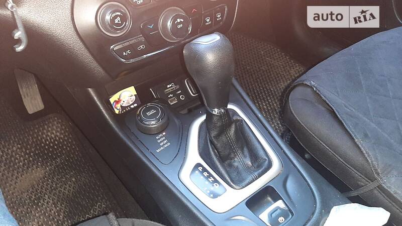 Внедорожник / Кроссовер Jeep Cherokee 2014 в Сумах фото 10 Внедорожник / Кроссовер Jeep Cherokee 2014 в Сумах