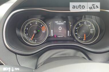 Позашляховик / Кросовер Jeep Cherokee 2018 в 