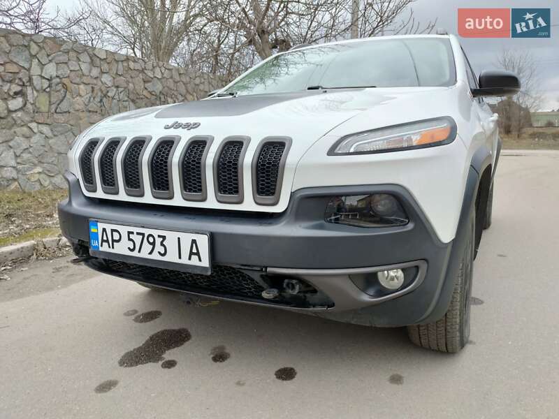 Внедорожник / Кроссовер Jeep Cherokee 2015 в Запорожье