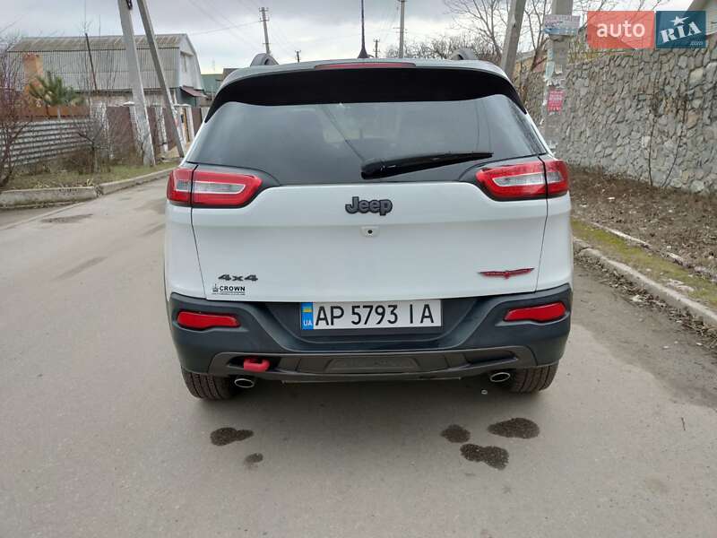 Внедорожник / Кроссовер Jeep Cherokee 2015 в Запорожье