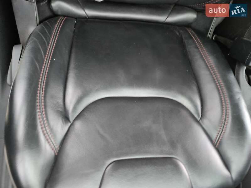 Внедорожник / Кроссовер Jeep Cherokee 2015 в Запорожье