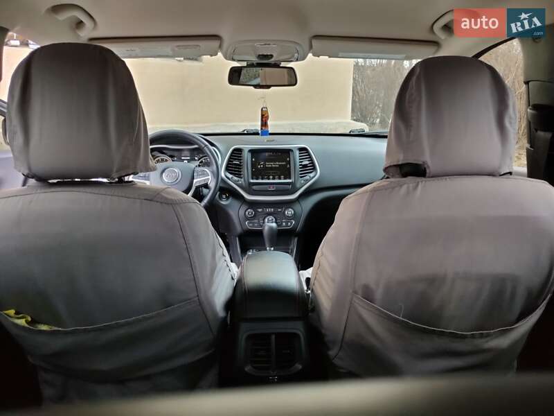 Внедорожник / Кроссовер Jeep Cherokee 2015 в Запорожье