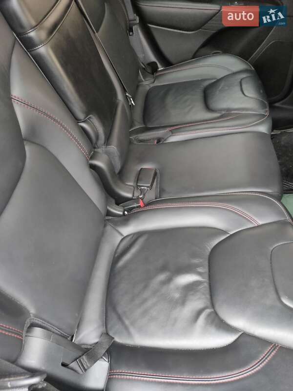 Внедорожник / Кроссовер Jeep Cherokee 2015 в Запорожье