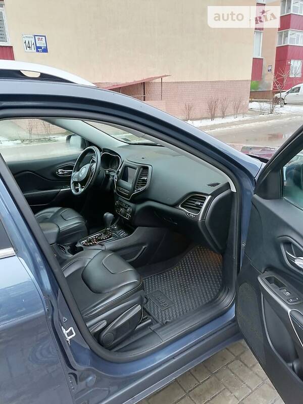 Позашляховик / Кросовер Jeep Cherokee 2019 в Сумах