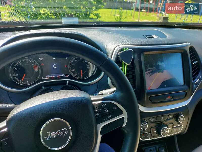 Позашляховик / Кросовер Jeep Cherokee 2016 в Чернігові