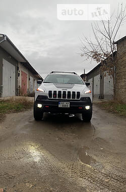 Внедорожник / Кроссовер Jeep Cherokee 2014 в Николаеве