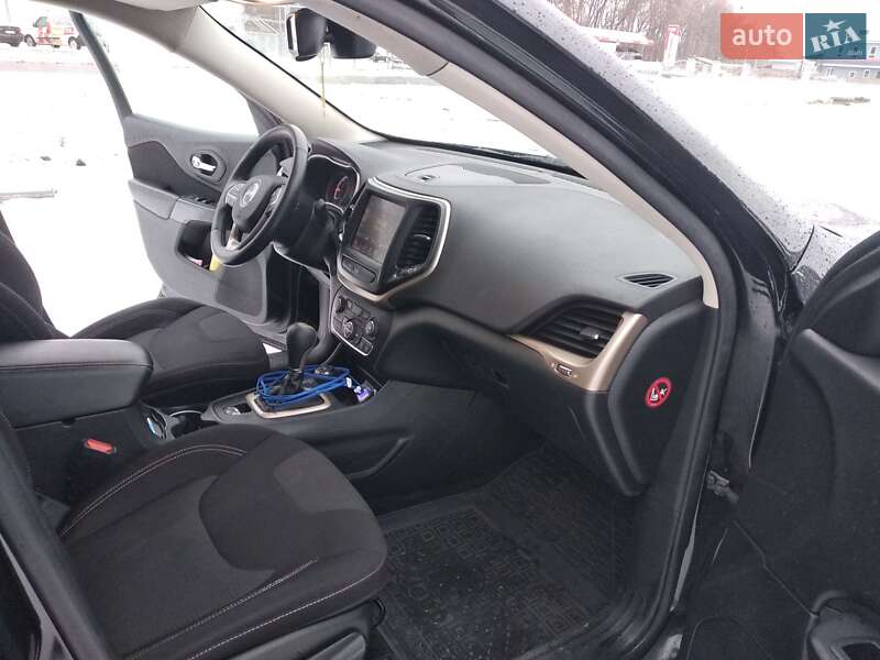 Позашляховик / Кросовер Jeep Cherokee 2015 в Луцьку