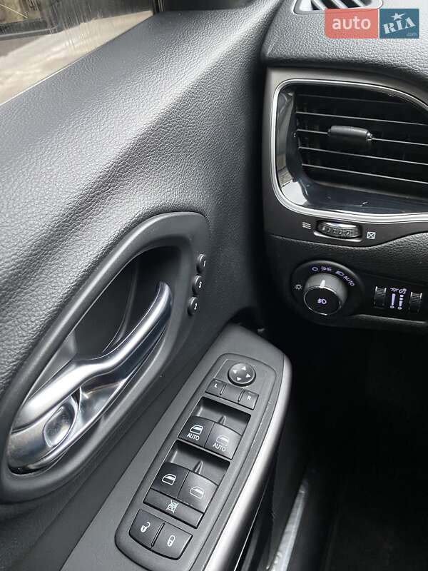 Внедорожник / Кроссовер Jeep Cherokee 2018 в Виннице