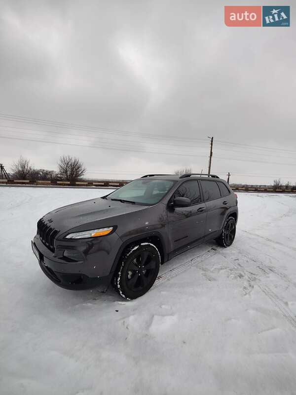 Внедорожник / Кроссовер Jeep Cherokee 2017 в Киеве