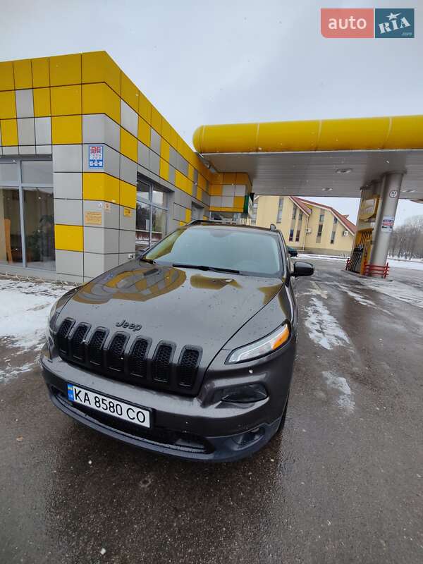 Внедорожник / Кроссовер Jeep Cherokee 2017 в Киеве