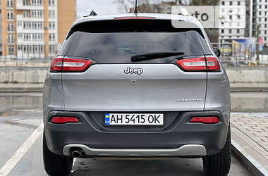 Внедорожник / Кроссовер Jeep Cherokee 2016 в 