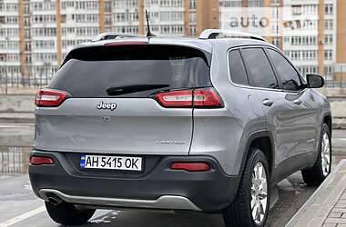 Внедорожник / Кроссовер Jeep Cherokee 2016 в 