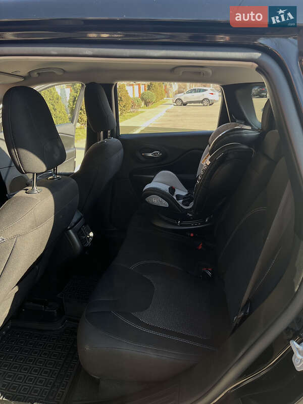 Позашляховик / Кросовер Jeep Cherokee 2018 в Кривому Розі фото 11 Позашляховик / Кросовер Jeep Cherokee 2018 в Кривому Розі