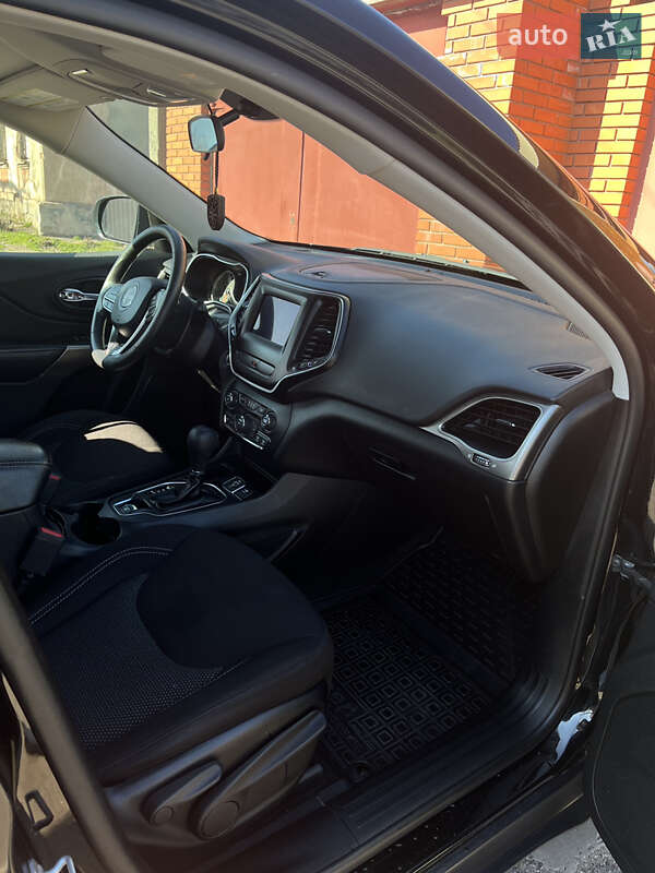 Позашляховик / Кросовер Jeep Cherokee 2018 в Кривому Розі фото 10 Позашляховик / Кросовер Jeep Cherokee 2018 в Кривому Розі