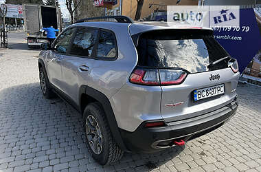 Позашляховик / Кросовер Jeep Cherokee 2019 в 