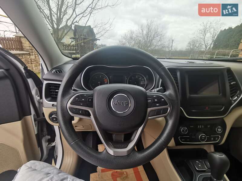 Позашляховик / Кросовер Jeep Cherokee 2018 в Чернівцях